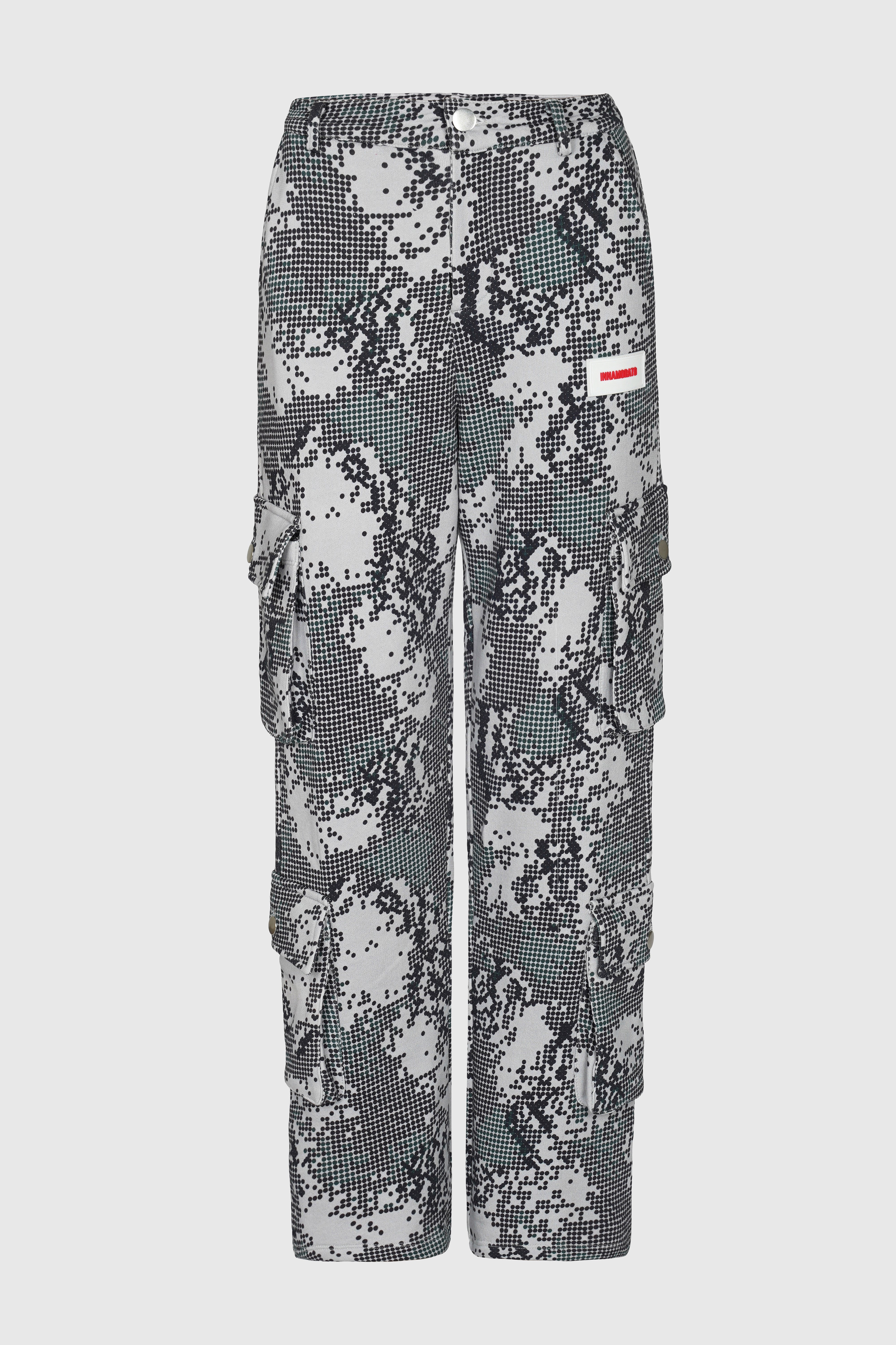 Camo cargo pants from innamoratoclo.com
