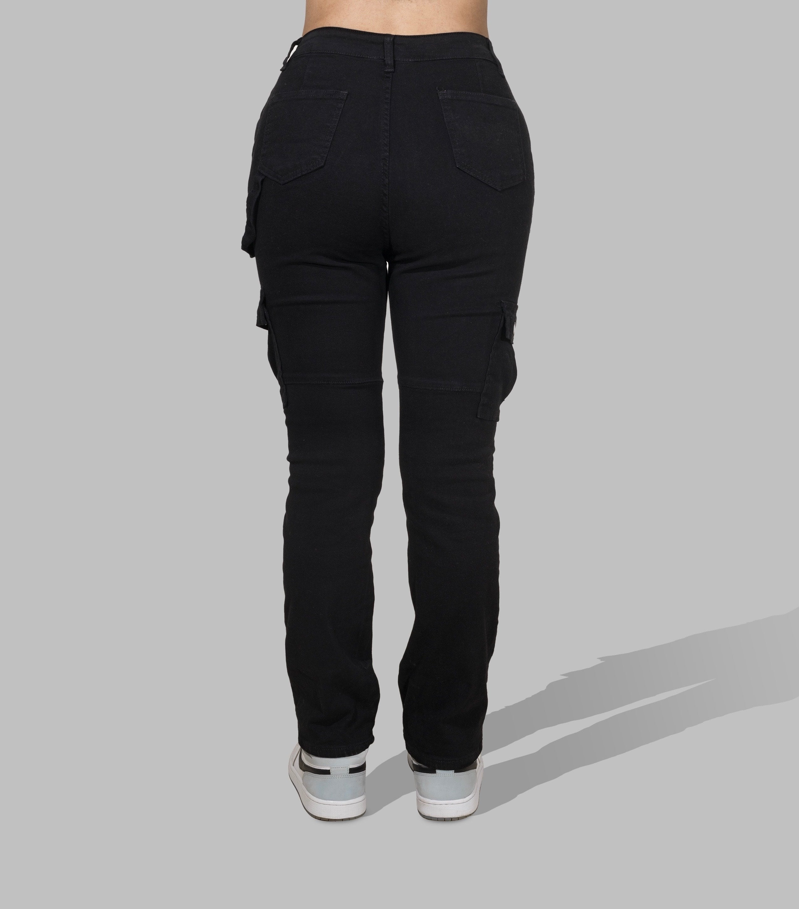 Straight fit cargos- Black from https://innamoratoclo.com