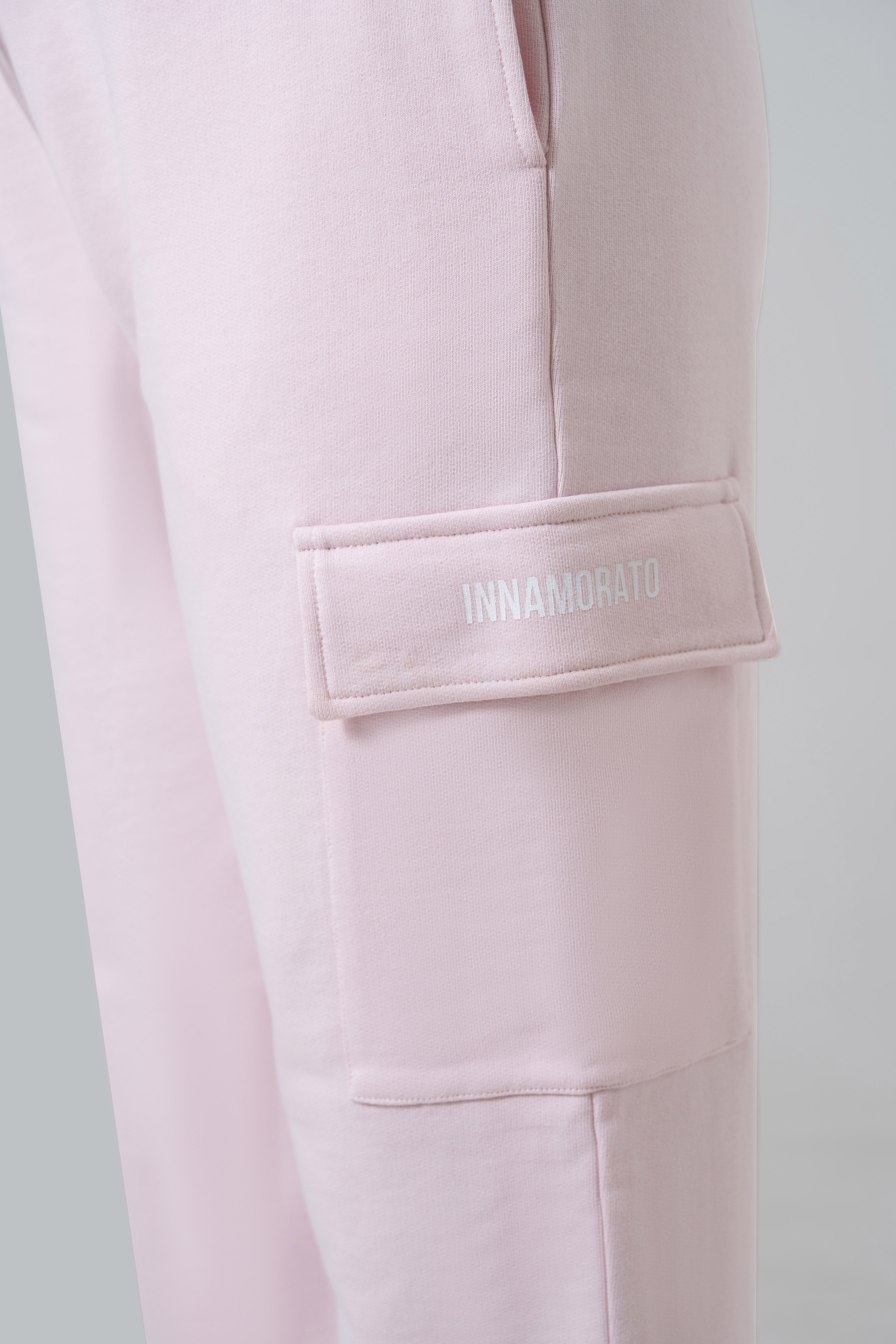 Straight leg cargo sweatpants from innamoratoclo.com