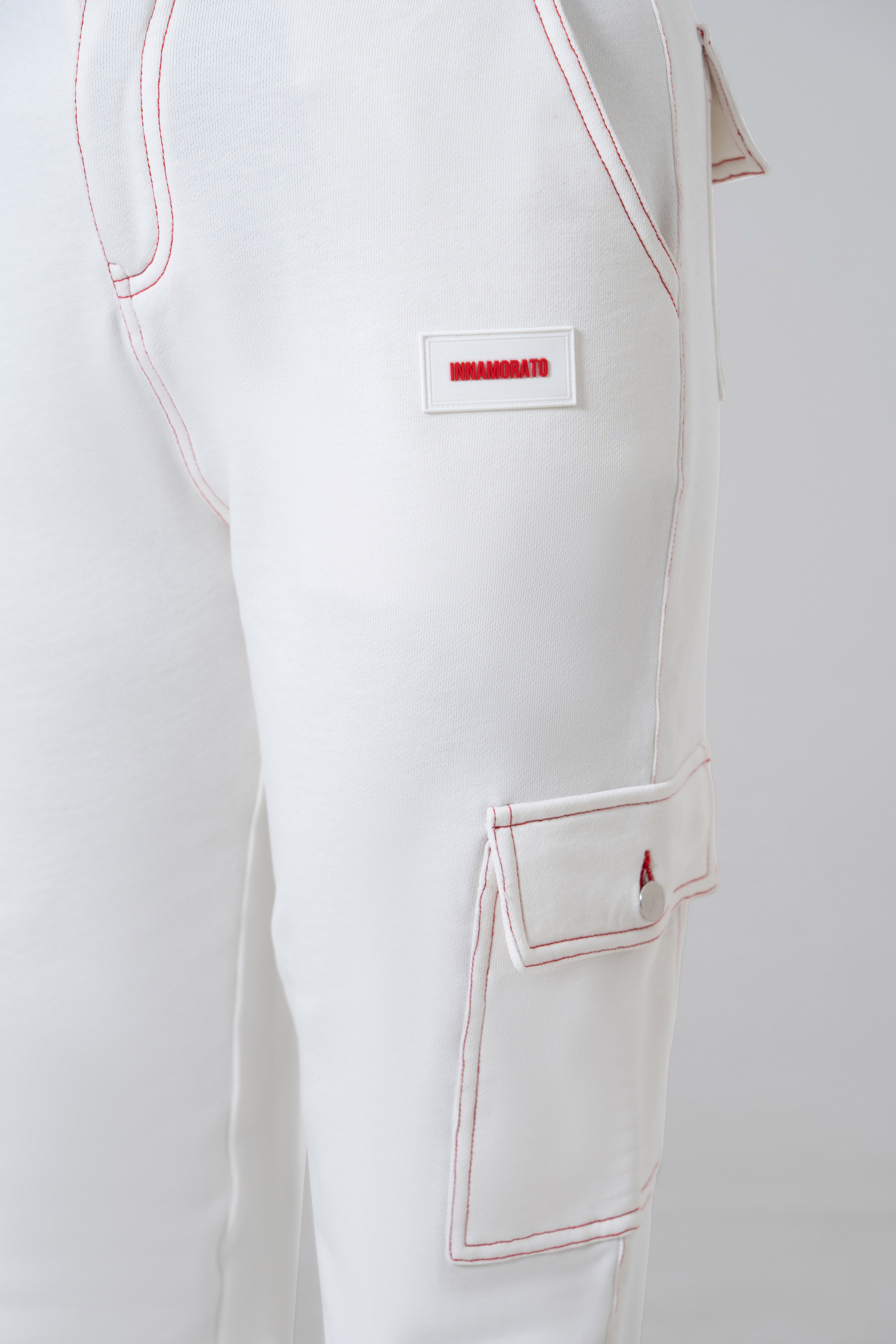 Contrast stitched cargo pants from innamoratoclo.com